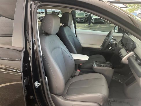 Certified 2025 Hyundai Ioniq 5 SEL image 8