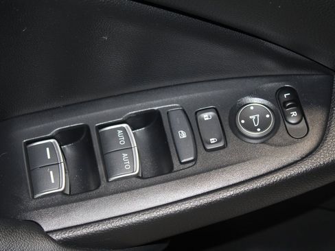 Used 2022 Honda Accord Sport image 9