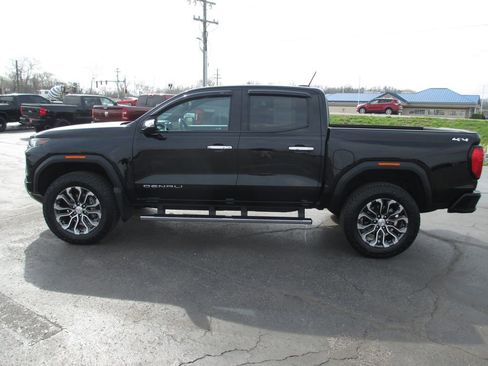 Used 2023 GMC Canyon Denali image 11