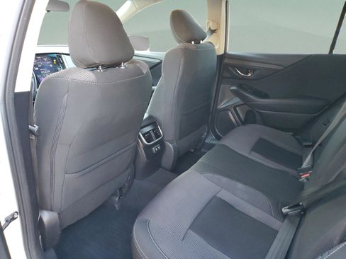 Used 2022 Subaru Outback Premium image 6