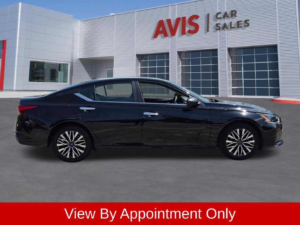 Used 2025 Nissan Altima 2.5 SV FWD image 5
