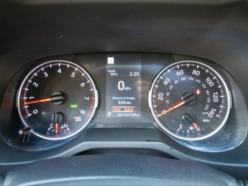 Used 2020 Toyota RAV4 XLE Premium FWD image 32
