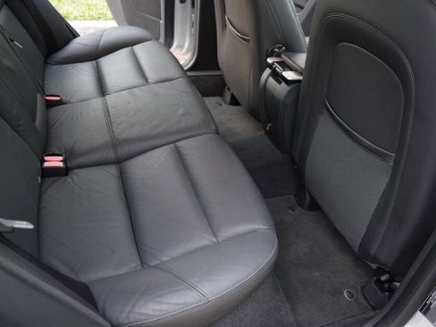 Used 2011 Volvo V50 T5 image 51