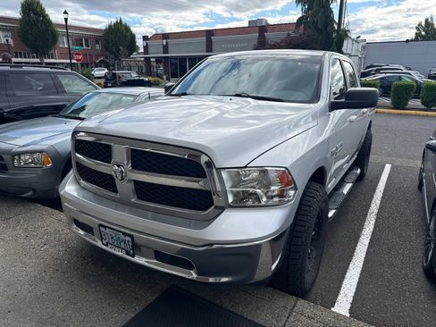 Used 2019 RAM 1500 Classic SLT AWD/4WD image 1