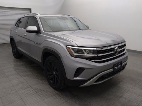 Used 2022 Volkswagen Atlas Cross Sport SE FWD image 13