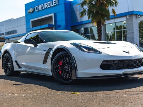 Used 2016 Chevrolet Corvette Z06 w/ 3LZ Preferred Equipment Group RWD image 1