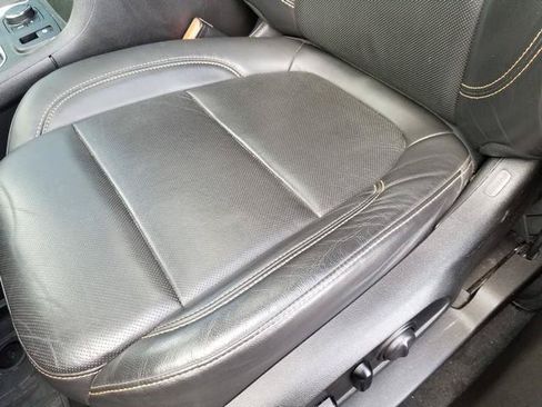 Used 2021 Chevrolet Traverse Premier AWD/4WD image 14