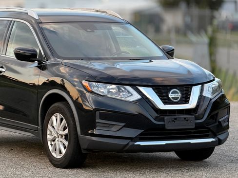 Used 2019 Nissan Rogue SV image 15