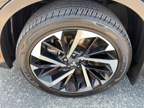 Used 2023 Mitsubishi Outlander SE FWD image 13