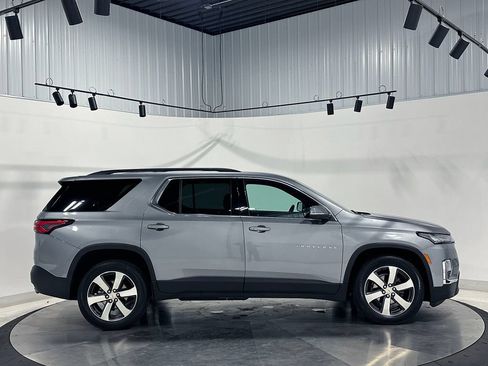 Used 2023 Chevrolet Traverse LT w/ LT Premium Package AWD/4WD image 10