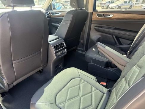 New 2026 Volkswagen Atlas SE FWD image 10
