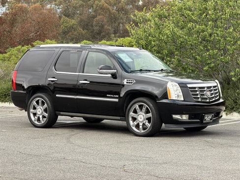 Used 2014 Cadillac Escalade Luxury RWD image 8