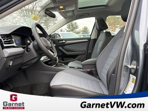 New 2026 Volkswagen Jetta SE image 9