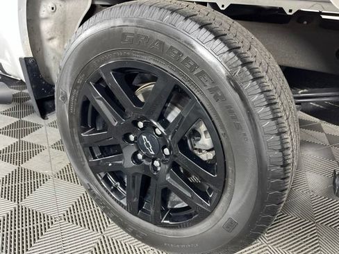 Used 2023 Chevrolet Silverado 1500 Custom RWD image 15