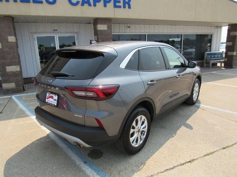 Used 2023 Ford Escape Active AWD/4WD image 5
