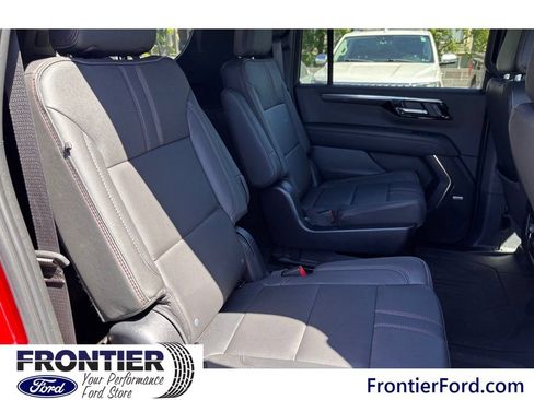 Used 2025 Chevrolet Suburban RST w/ RST Capability Package AWD/4WD image 15