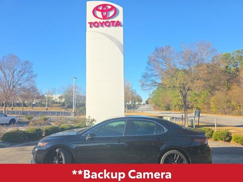 Used 2022 Toyota Camry XSE image 4