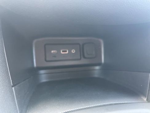 Used 2023 Chevrolet Equinox LT image 27