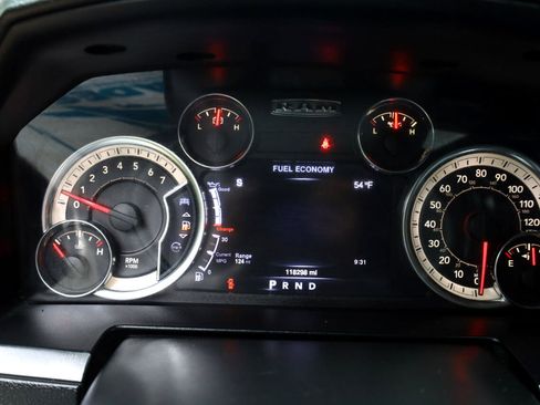 Used 2016 RAM 1500 Laramie w/ Convenience Group image 30