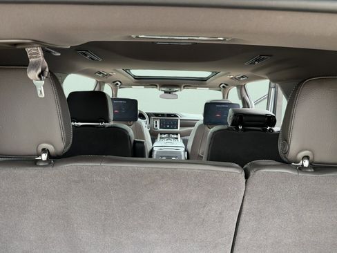 Used 2023 GMC Yukon Denali RWD image 47