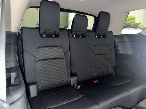 Used 2023 Nissan Pathfinder SV image 34