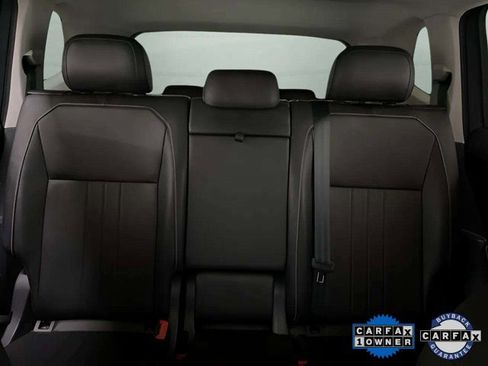 Used 2023 Volkswagen Tiguan SE w/ Panoramic Sunroof Package image 78