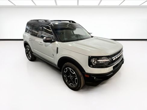 Used 2023 Ford Bronco Sport Outer Banks w/ Tech Package AWD/4WD image 3