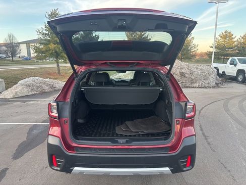 Used 2021 Subaru Outback Limited image 12