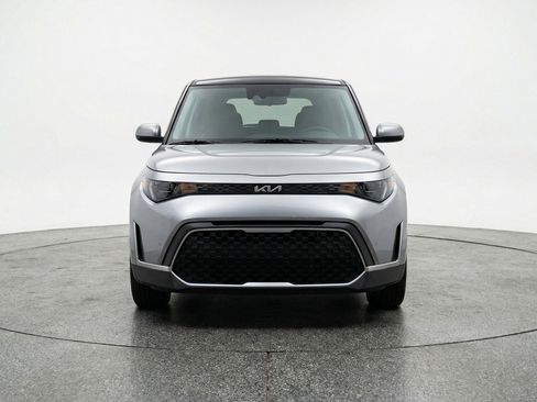 Used 2025 Kia Soul LX w/ LX Technology Package image 2