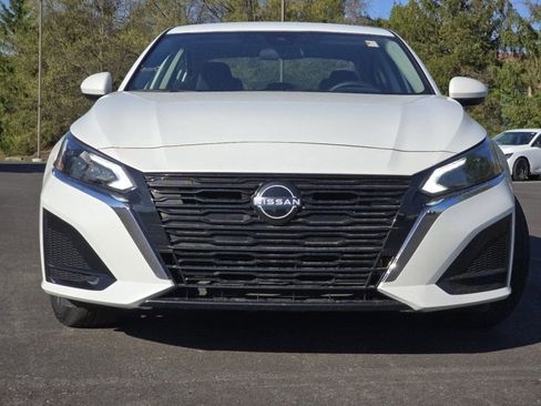 Used 2023 Nissan Altima 2.5 SV AWD/4WD image 13