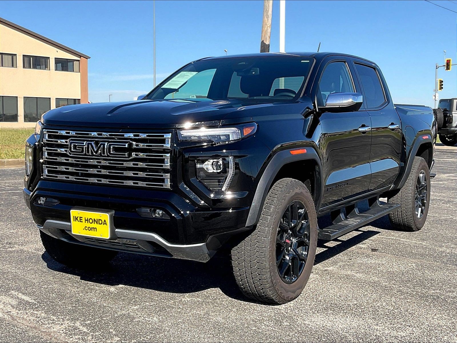Used 2026 GMC Canyon Denali w/ LPO, Denali Black Edition AWD/4WD image 7
