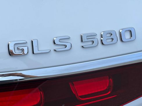New 2026 Mercedes-Benz GLS 580 4MATIC image 21