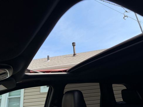 Used 2018 Jeep Grand Cherokee Limited image 32