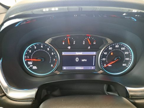 Used 2023 Chevrolet Traverse LT image 10