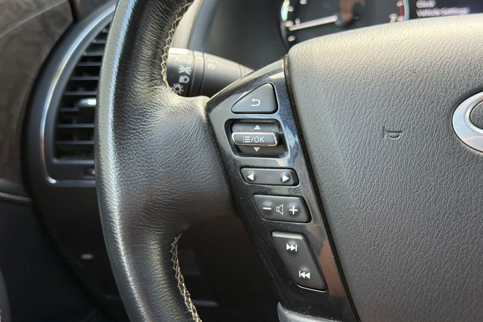 Used 2022 INFINITI QX80 Luxe AWD/4WD image 27