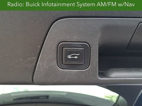 Certified 2022 Buick Envision Essence w/ Technology Package I FWD image 17