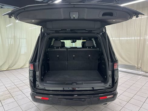 Used 2024 Jeep Wagoneer Series II w/ Convenience Group I image 8