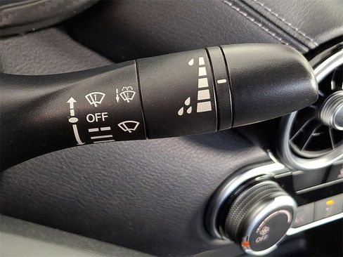 Used 2022 Nissan Sentra SV image 24