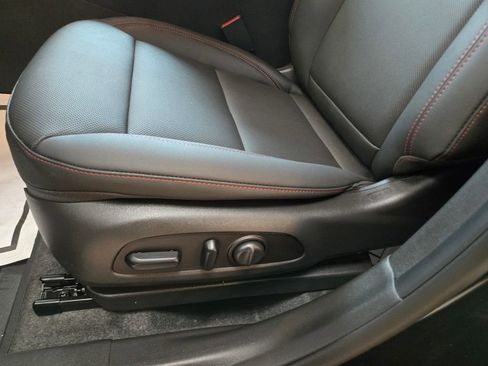 New 2025 Chevrolet Trax RS w/ Sunroof Package image 15