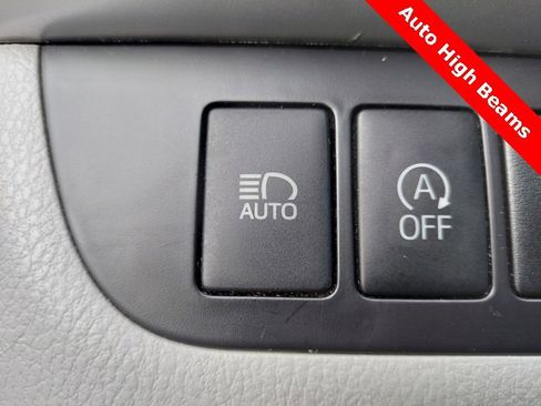 Used 2017 Toyota Highlander XLE image 24