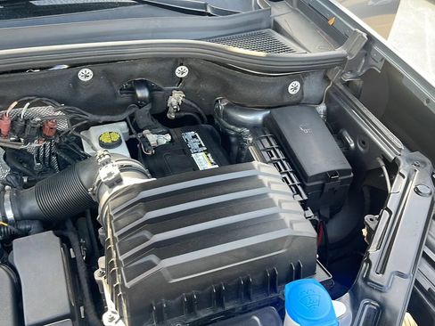 Used 2021 Volkswagen Atlas SE w/ Panoramic Sunroof Package image 34