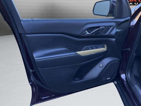 Used 2017 GMC Acadia Denali w/ Technology Package image 13