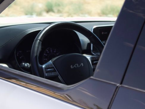 Used 2022 Kia Telluride SX w/ SX Prestige Package AWD/4WD image 9