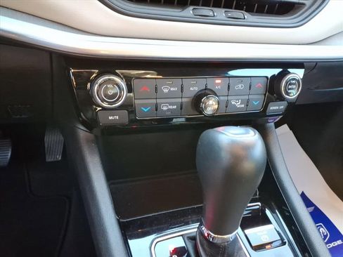 Used 2025 Jeep Compass Limited AWD/4WD image 21