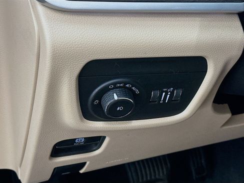 Used 2021 Jeep Grand Cherokee L Limited image 17