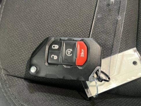 Used 2019 Jeep Wrangler Sport image 29