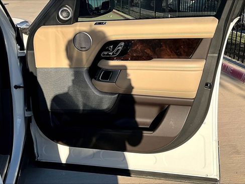 Used 2018 Land Rover Range Rover Supercharged image 25