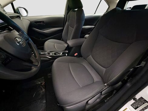 Used 2022 Toyota Corolla LE image 11