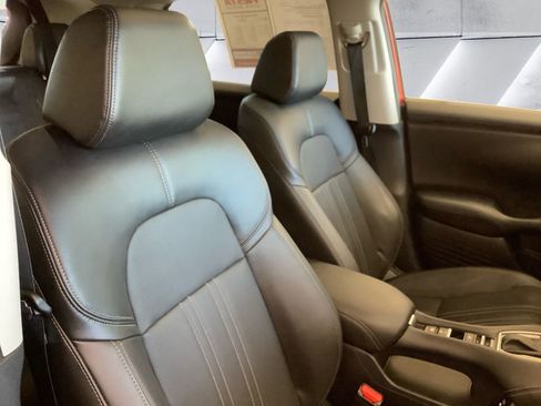 Used 2025 Honda HR-V EX-L image 14