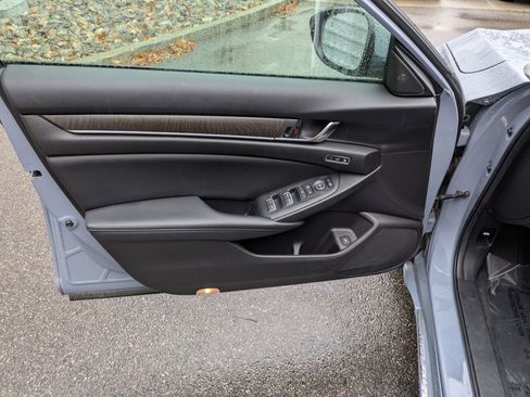 Used 2021 Honda Accord Touring image 12